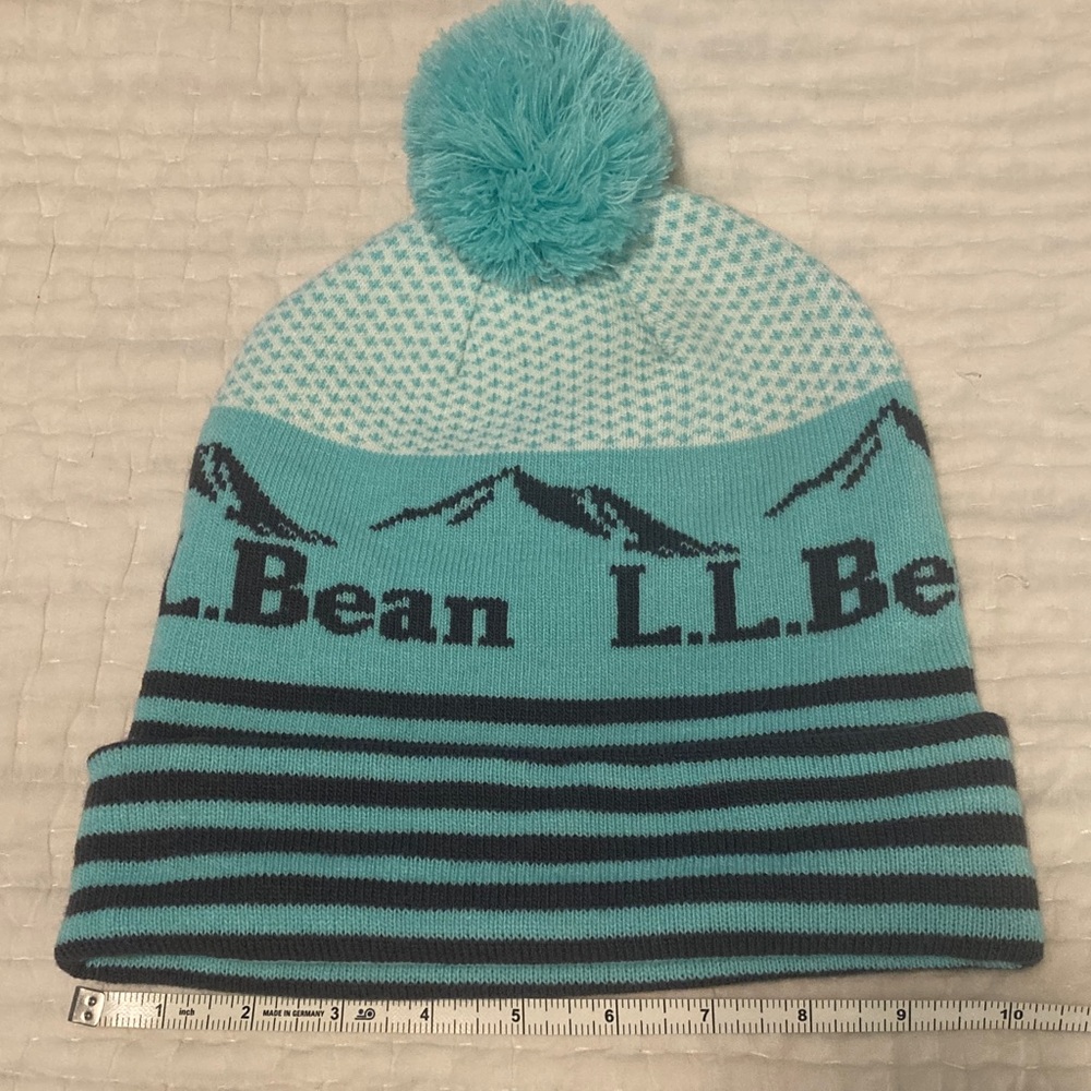 L.L. Bean knit hat, like new! Soft and warm!💚